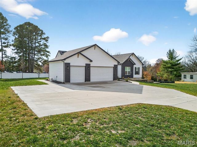 4 Sunset Acres Drive, Cottleville, MO 63304