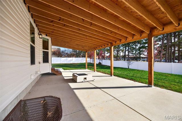 4 Sunset Acres Drive, Cottleville, MO 63304