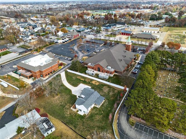 4 Sunset Acres Drive, Cottleville, MO 63304