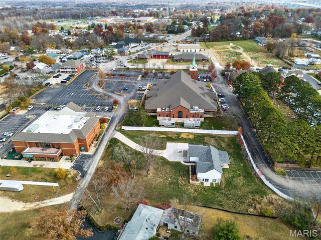 4 Sunset Acres Drive, Cottleville, MO 63304