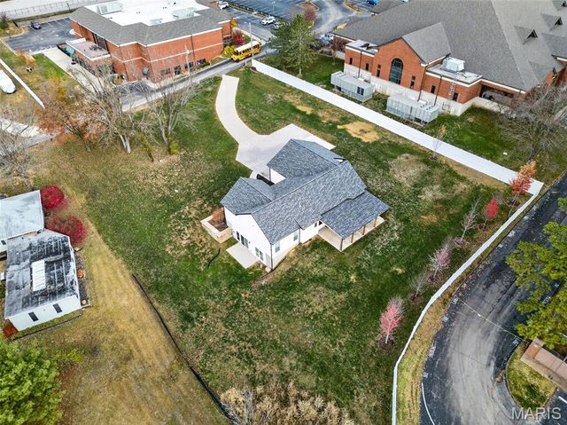 4 Sunset Acres Drive, Cottleville, MO 63304