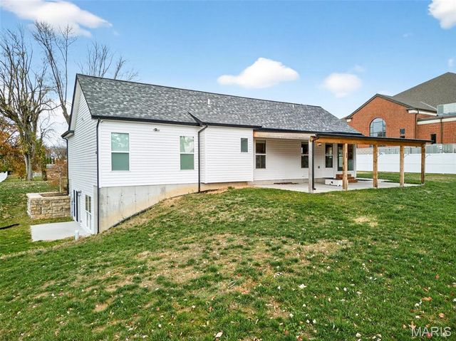 4 Sunset Acres Drive, Cottleville, MO 63304