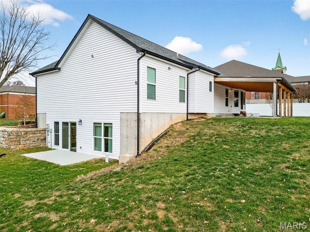 4 Sunset Acres Drive, Cottleville, MO 63304