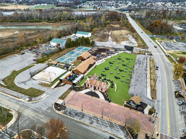 4 Sunset Acres Drive, Cottleville, MO 63304