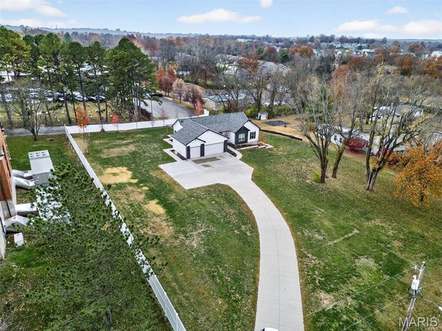 4 Sunset Acres Drive, Cottleville, MO 63304