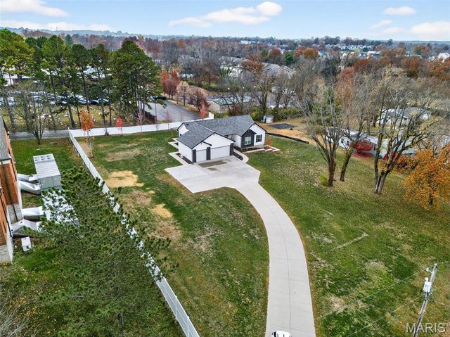 4 Sunset Acres Drive, Cottleville, MO 63304