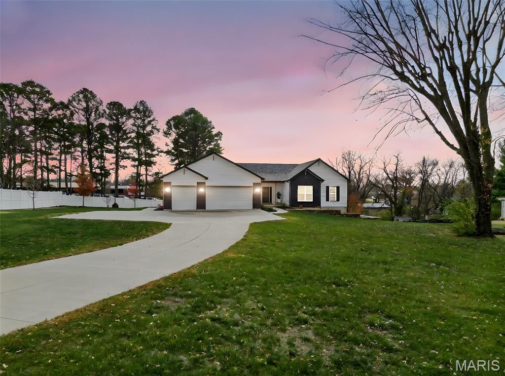 4 Sunset Acres Drive, Cottleville, MO 63304