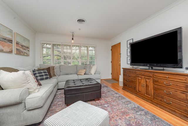 6525 E Mockingbird Lane, Dallas, TX 75214