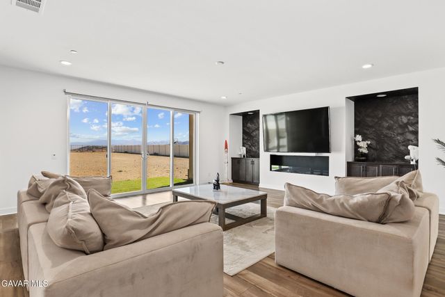 3743 Eliopulos Ranch Drive, Palmdale, CA 93551
