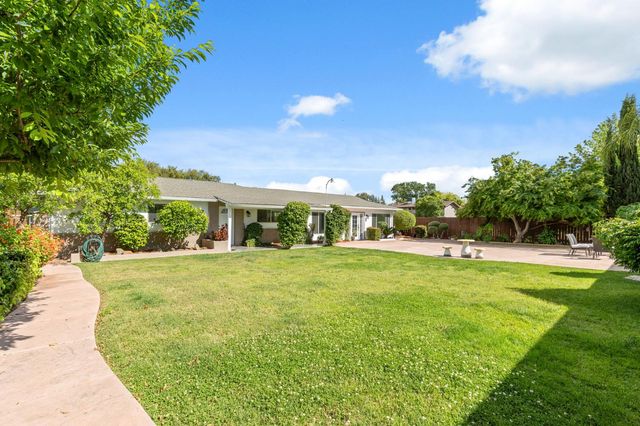 2818 Clark Ave, Carmichael, CA 95608