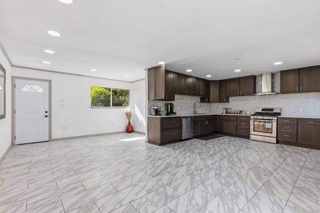 2818 Clark Ave, Carmichael, CA 95608