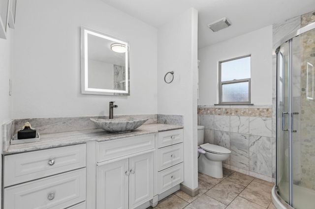 2818 Clark Ave, Carmichael, CA 95608