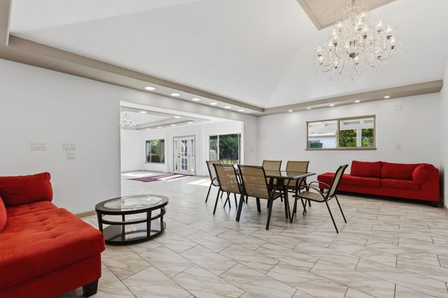 2818 Clark Ave, Carmichael, CA 95608