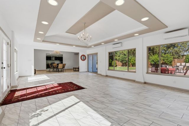2818 Clark Ave, Carmichael, CA 95608