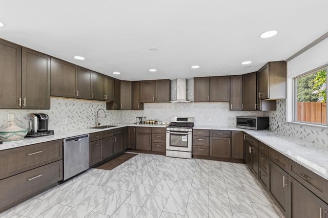 2818 Clark Ave, Carmichael, CA 95608