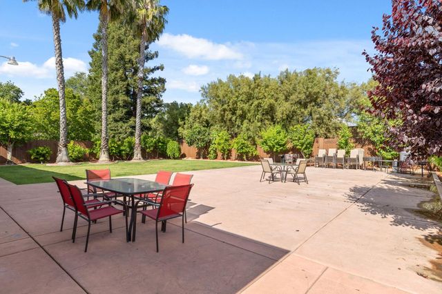 2818 Clark Ave, Carmichael, CA 95608