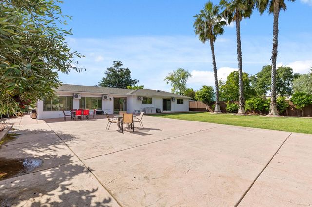 2818 Clark Ave, Carmichael, CA 95608