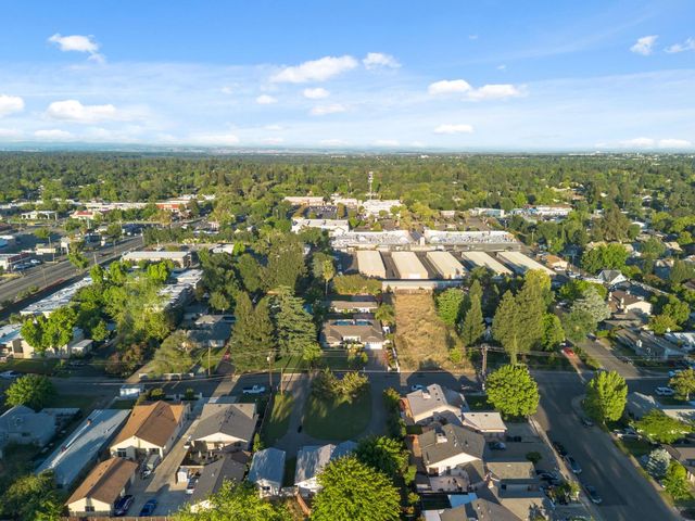 2818 Clark Ave, Carmichael, CA 95608
