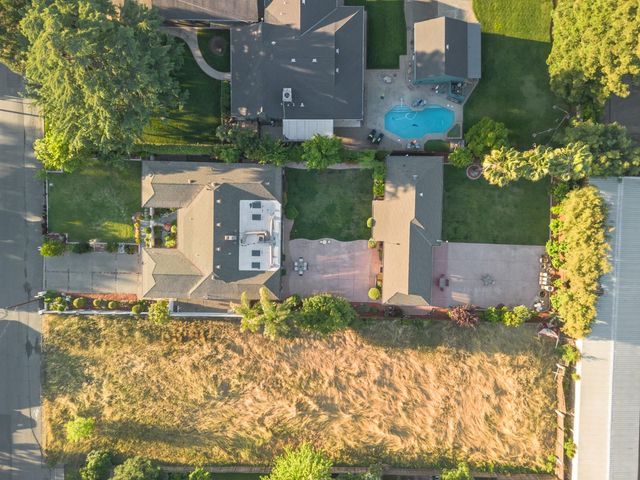 2818 Clark Ave, Carmichael, CA 95608