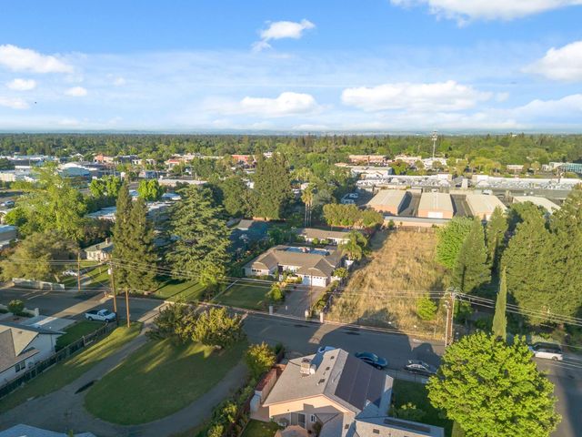 2818 Clark Ave, Carmichael, CA 95608