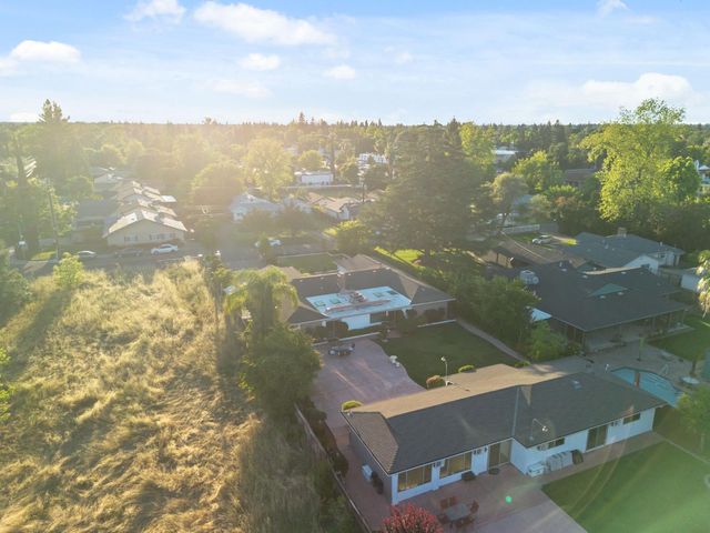 2818 Clark Ave, Carmichael, CA 95608
