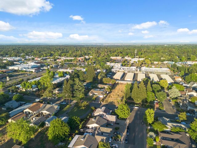 2818 Clark Ave, Carmichael, CA 95608