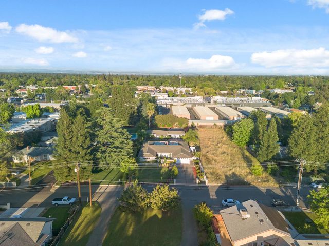 2818 Clark Ave, Carmichael, CA 95608