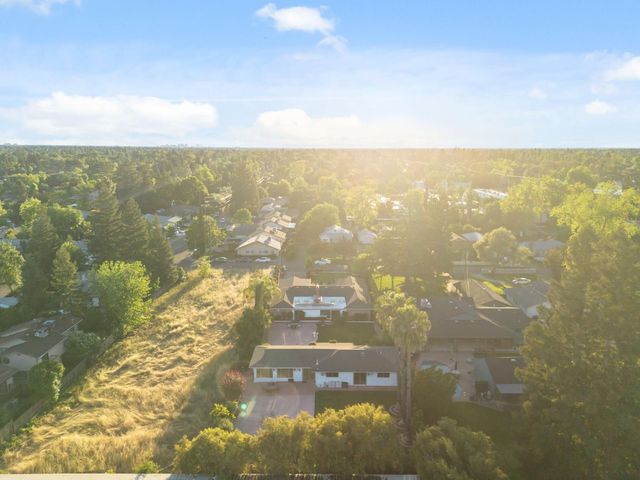 2818 Clark Ave, Carmichael, CA 95608