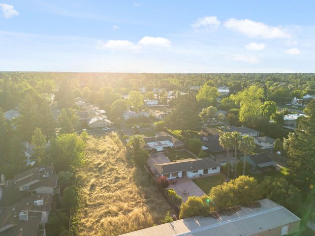 2818 Clark Ave, Carmichael, CA 95608