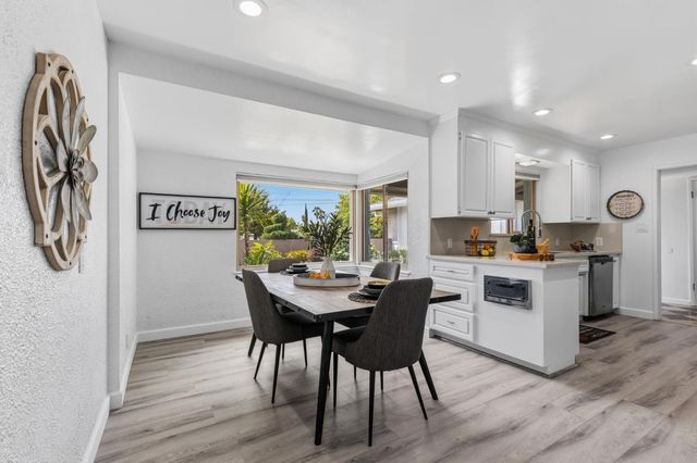 2818 Clark Ave, Carmichael, CA 95608