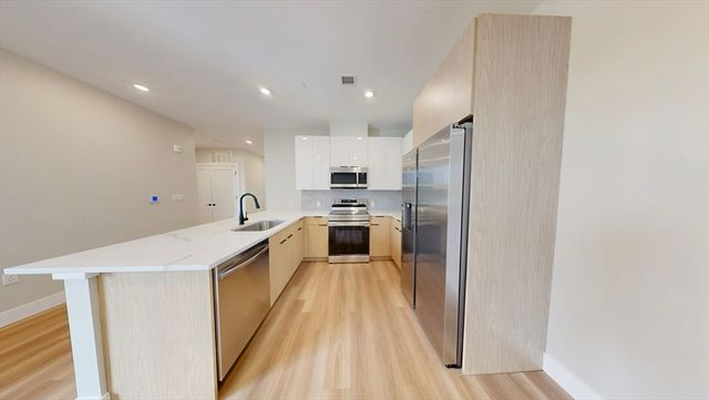 211 Green St. 205, Boston, MA 02130