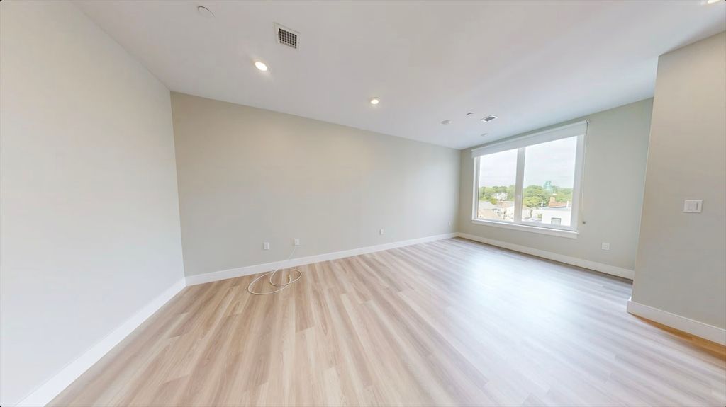 211 Green St. 205, Boston, MA 02130