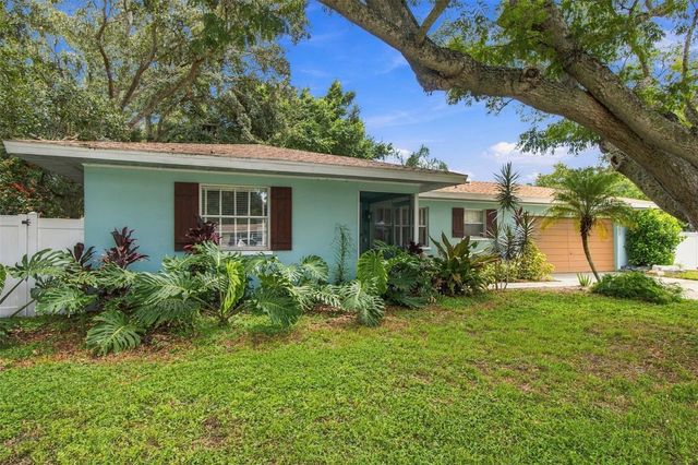 1711 N HIGHLAND AVENUE, Clearwater, FL 33755