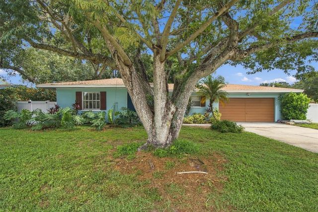 1711 N HIGHLAND AVENUE, Clearwater, FL 33755