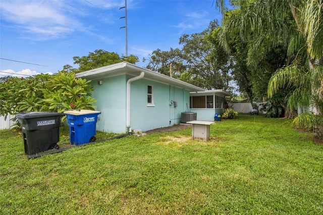1711 N HIGHLAND AVENUE, Clearwater, FL 33755