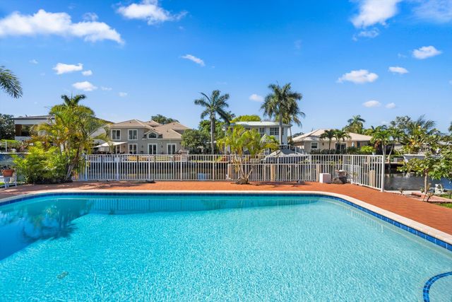 330 SE 9th Court, Pompano Beach, FL 33060