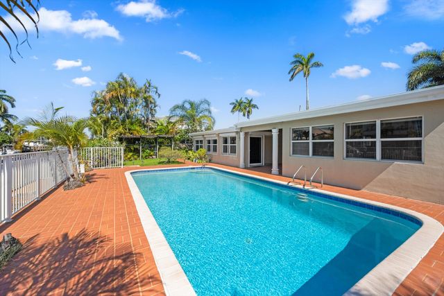 330 SE 9th Court, Pompano Beach, FL 33060
