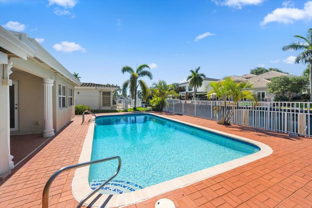 330 SE 9th Court, Pompano Beach, FL 33060