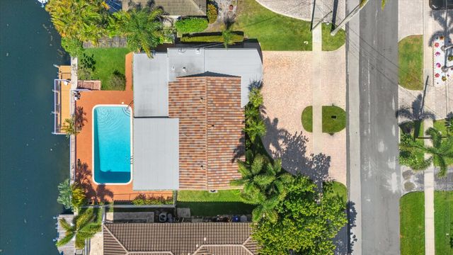 330 SE 9th Court, Pompano Beach, FL 33060