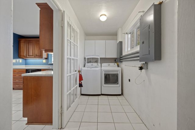 330 SE 9th Court, Pompano Beach, FL 33060