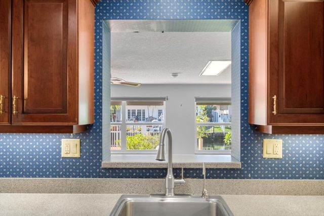 330 SE 9th Court, Pompano Beach, FL 33060