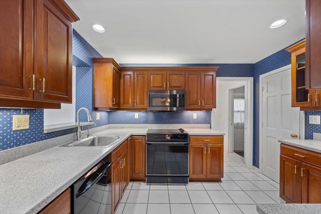 330 SE 9th Court, Pompano Beach, FL 33060