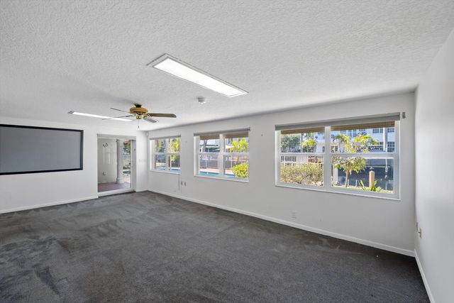 330 SE 9th Court, Pompano Beach, FL 33060