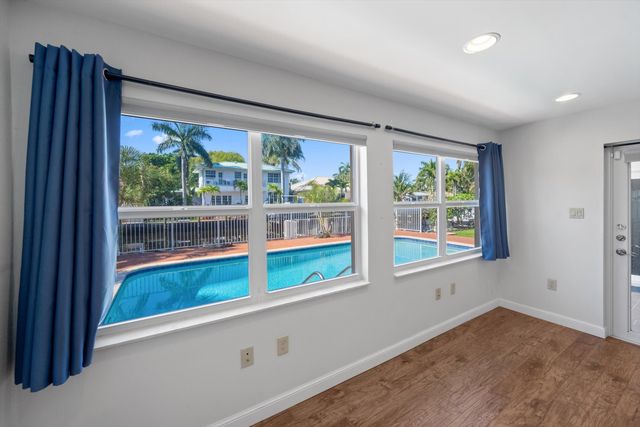 330 SE 9th Court, Pompano Beach, FL 33060