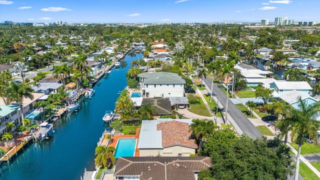 330 SE 9th Court, Pompano Beach, FL 33060