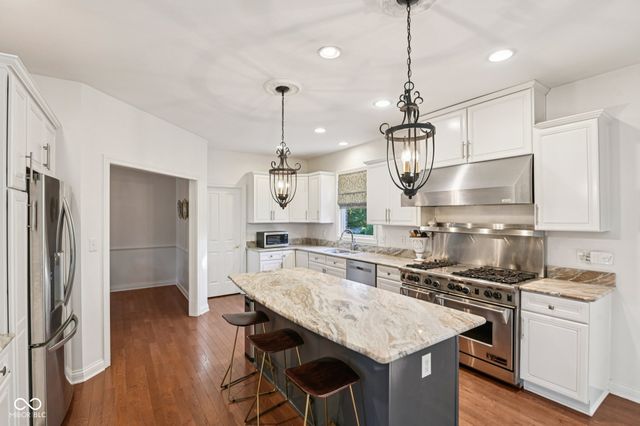 4295 Riverbirch Run, Zionsville, IN 46077