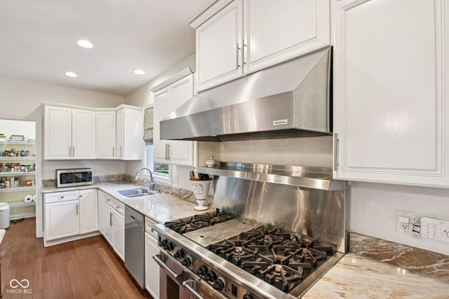 4295 Riverbirch Run, Zionsville, IN 46077