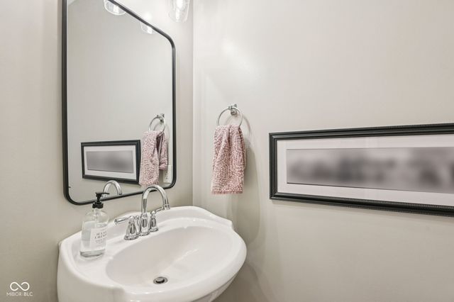 4295 Riverbirch Run, Zionsville, IN 46077