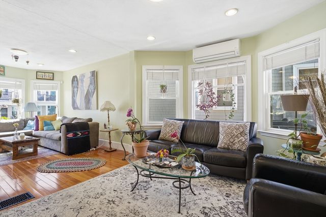 11 Asticou 11, Boston, MA 02130