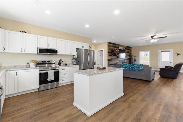 2710 NE CC Highway, Leeton, MO 64761